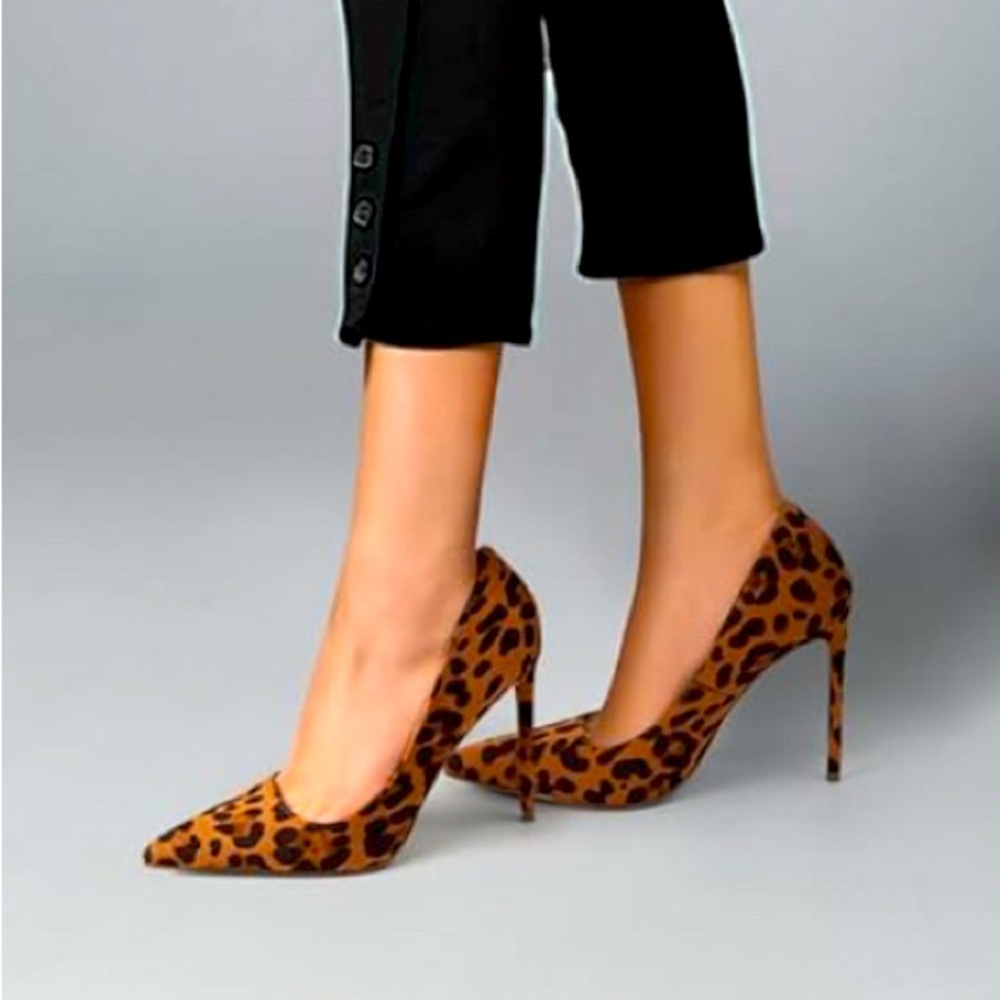 Leopard Print Pumps. Size 6.5